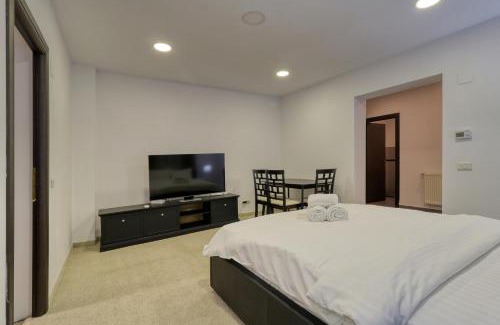 Bucharest City-Centre Apartment | 2 Hidden Gems - all U need - by Uni88 Apart Hotel