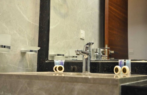 Mecca Apartment | 2 Hotel Suites in Tranquil Makkah with AC