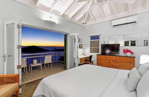 Playa Sardinas I Bed & Breakfast | 2 in 1 Villas with a private balcony showcasing stunning seascape views