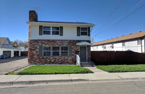 Rexburg Apartment | 2 King Beds - 2 bedrooms - Basement Apt w/Kitchen