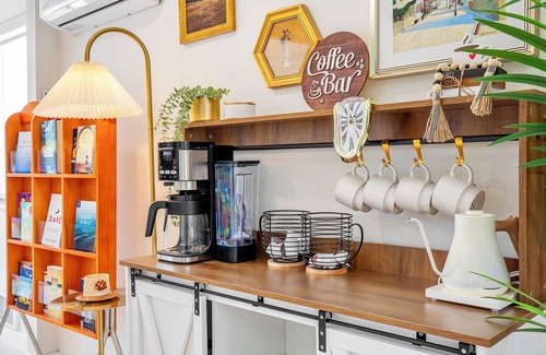 Ballard Apartment | 2 King Modern Suite w/AC and Fenced Yard