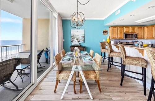 Gulf Shores Condo | 2 KING SUITES, 28' WALL OF WINDOWS, BEACH VIEWS & AMAZING 5-STAR REVIEWS