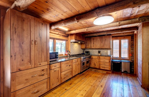Lansing Cabin | 2 Lakefront Cabins on 1.3 Acres. Cayuga Cabins - Finger Lakes, near Ithaca
