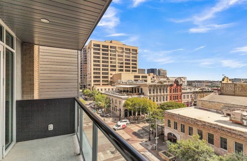 Downtown Austin Apartment | 2 Loft Units in Austin | Spacious Balcony & Kitchen | Walk to Dining & Nightlife