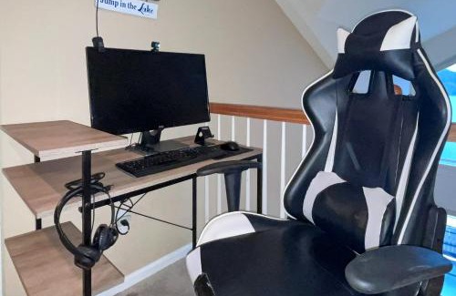 Camdenton Apartment | 2 Mi to Christmas Village Lakefront Camdenton Gem