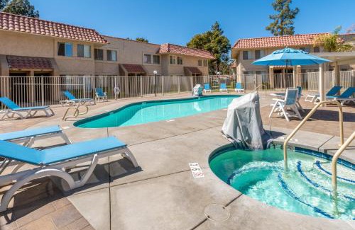 Indio Apartment | 2 Mi to Coachella and Stagecoach Condo with Pool