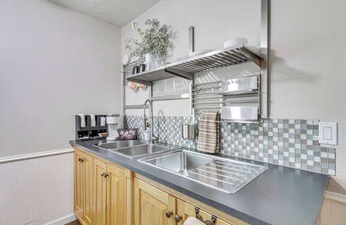 Forest Grove Apartment | 2 Mi to Dtwn Forest Grove: Quiet Studio w/Yard