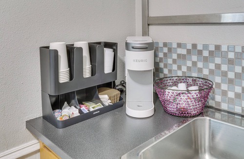 Forest Grove Apartment | 2 Mi to Dtwn Forest Grove: Quiet Studio w/Yard