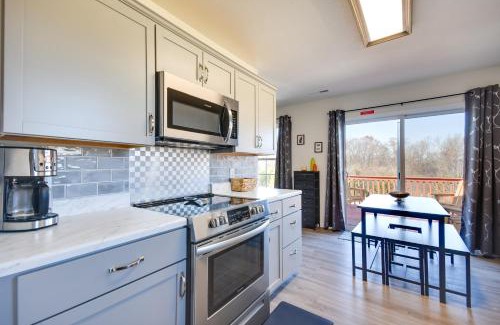 Fulton House | 2 Mi to Dtwn Fulton Meadowlark Home with Deck!