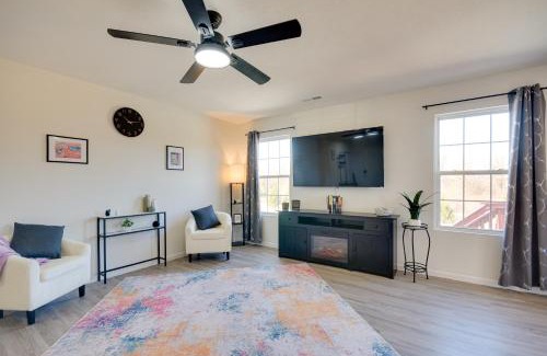 Fulton House | 2 Mi to Dtwn Fulton Meadowlark Home with Deck!