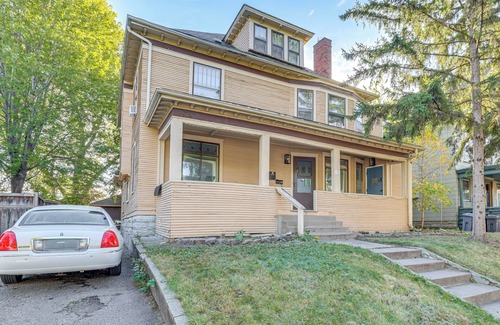 Lowry Hill East Apartment | 2 Mi to Dtwn! Walkable Minneapolis Apt w/Deck