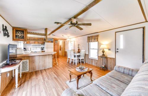 Ellenton House | 2 Mi to Ellenton Outlets Home with Community Perks!