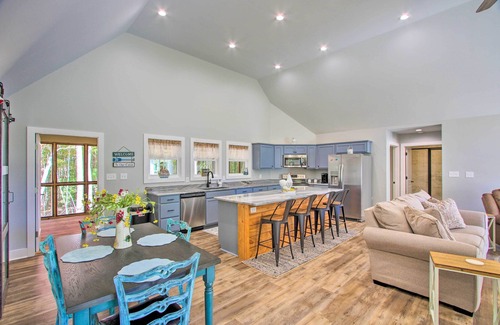 Pickwick Dam Cabin | 2 Mi to Golf Course + Fire Pit: Cozy Counce Cabin!