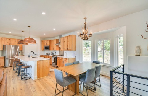 Twin Lakes House | 2 Mi to Lake: Stunning Twin Lakes Home w/Deck