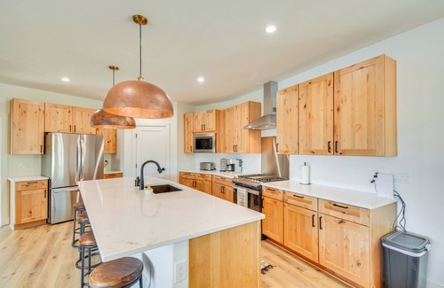 Twin Lakes House | 2 Mi to Lake: Stunning Twin Lakes Home w/Deck