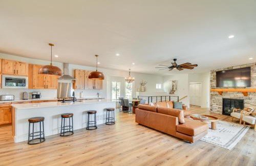 Twin Lakes House | 2 Mi to Lake Stunning Twin Lakes Home with Deck