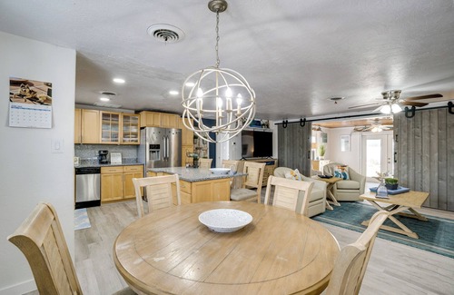 Englewood House | 2 Mi to Manasota Key Beach: Home w/Yard
