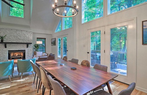 Sapphire House | 2 Mi to Sapphire Resort Home with Hot Tub and Games!