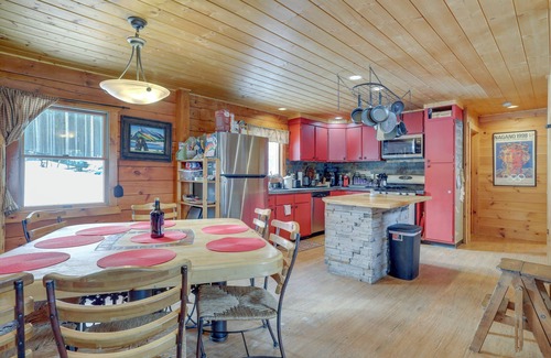 Casper Mountain Cabin | 2 Mi to Skiing: Casper Cabin w/Mtn Views!