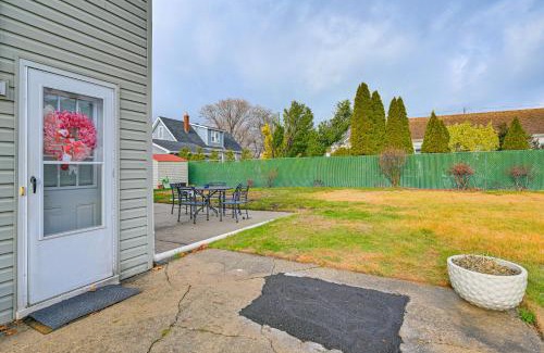 South Floral Park Apartment | 2 Mi to UBS Arena WFH-Friendly Couples Retreat