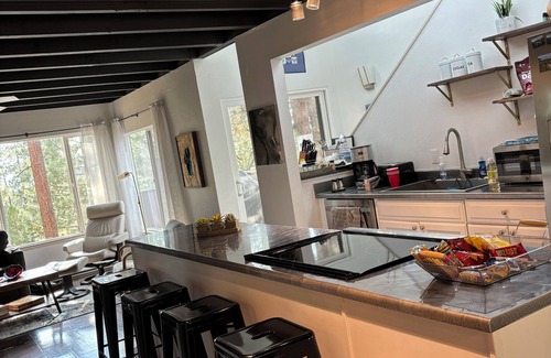 Zephyr Cove House | 2 miles to everything Tahoe and Heavenly skiing!