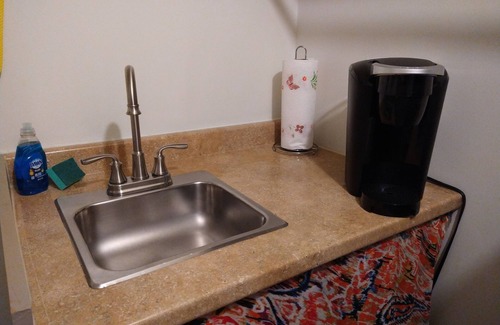 Gulf Gate Estates Apartment | 2 Miles to Siesta Key
