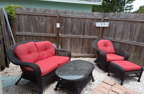 Gulf Gate Estates Apartment | 2 Miles to Siesta Key