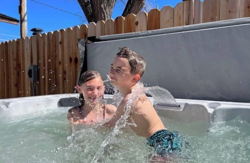 Williams Cottage | 2 min from rt 66- hot tub-firepit-bocceball-bbq