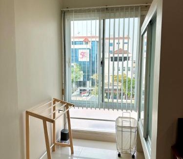 Lat Yao Apartment | 2 mins to SRT I Urban Hideaway near Park