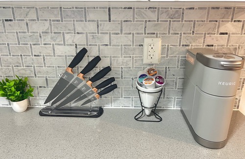 Brownsville Apartment | 2 minutes from Subway! Family-sized apartment with Pets Allowed and FREE Parking