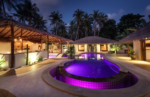 Hin Hong Villa | 2 Private Tropical villas, 10 bedrooms, Event & Yoga space, for + 20 guests!