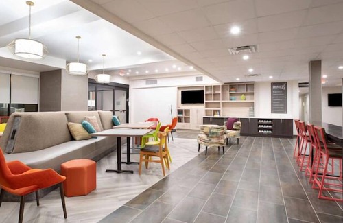 Roswell Hotel | 2 Relaxing Units. Pets Allowed, FREE Breakfast! Close to Spring River Zoo