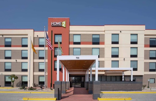 Roswell Hotel | 2 Relaxing Units. Pets Allowed, FREE Breakfast! Close to Spring River Zoo