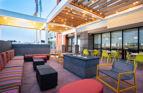Roswell Hotel | 2 Relaxing Units. Pets Allowed, FREE Breakfast! Close to Spring River Zoo