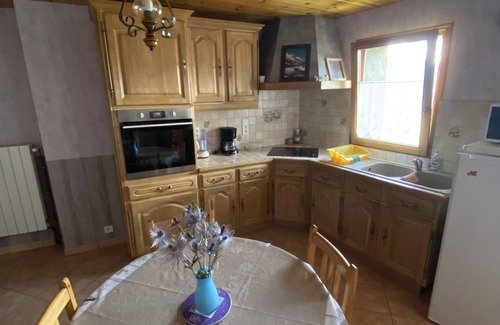 Puy-Saint-Pierre House | 2 room apartment in village house overlooking Briançon