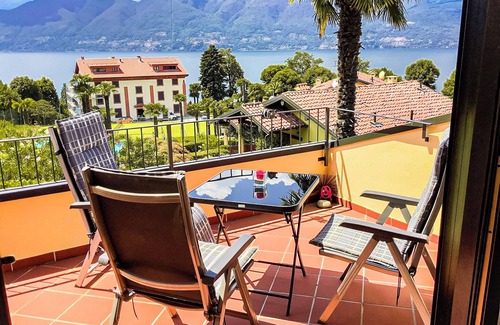 Luogo Ameno Apartment | 2-room apartment with balcony and terrace in a park with pool