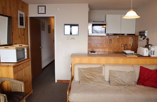 Auris Apartment | 2-room apartment, sleeps 6, 250m from slopes in Auris en Oisans