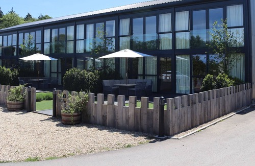 Chippenham House | 2 SEAGRY BARN @ NABLES FARM, family friendly in Upper Seagry