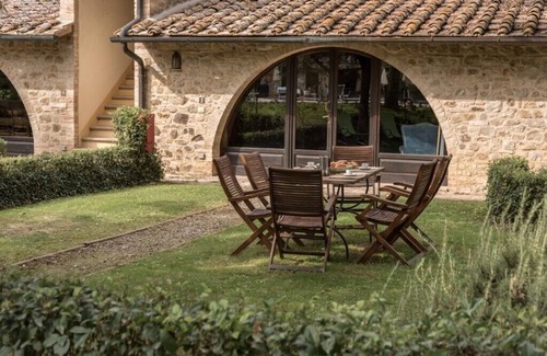 San Macario In Monte Apartment | 2 SIENA - THREE-ROOM APARTMENTS (4+2)