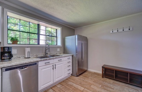 Louisville House | 2 Spacious Homes near Knoxville - 6BRs, sleeps 16
