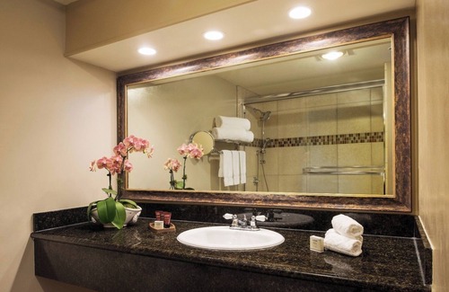 Barron Park Hotel | 2 Spacious Unit with Heated Pool, Free Breakfast & Parking Near Stanford