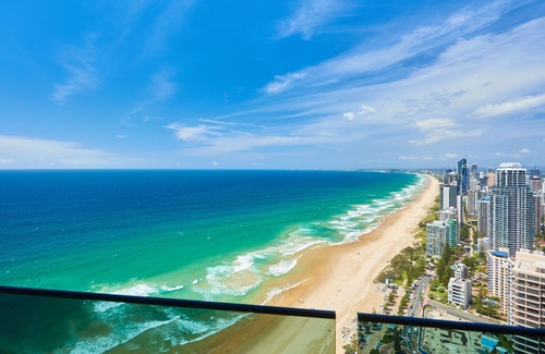 Surfers Paradise Apartment | 🌊 2-Storey 4-Bedroom Sub-Penthouse with Ocean Views 🌊