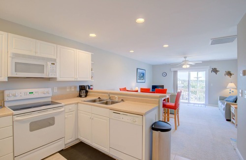 Surf City House | 2-story townhouse with sound views, washer/dryer, community outdoor pool, AC