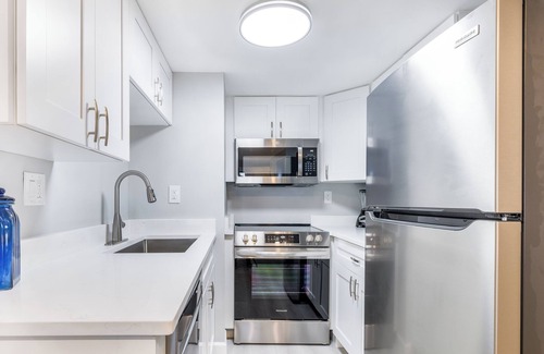 Captiva Apartment | 2 Sunlit Rooms: Pool, Gulf View & Captiva’s Shoreline Steps