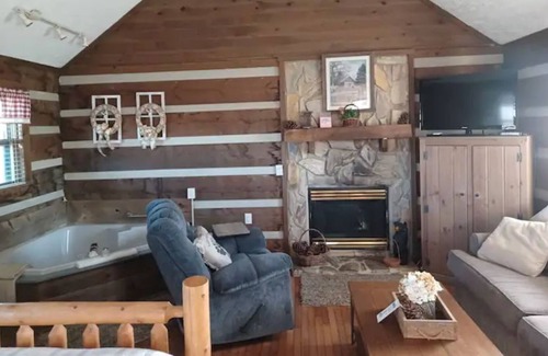 Fancy Gap Cabin | 2 The Groundhog Mountain Cabin