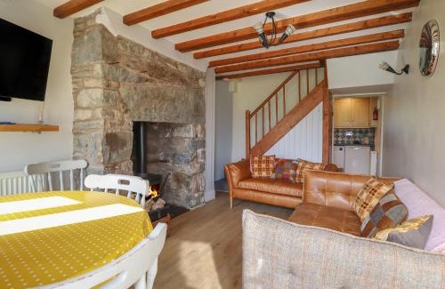Cwmtirmynach House | 2 Ty Capel
