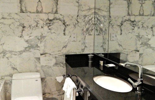 Kalorama Heights Hotel | 2 unit l Superior Queen 2 Beds at The Normandy Hotel l Pets Allowed