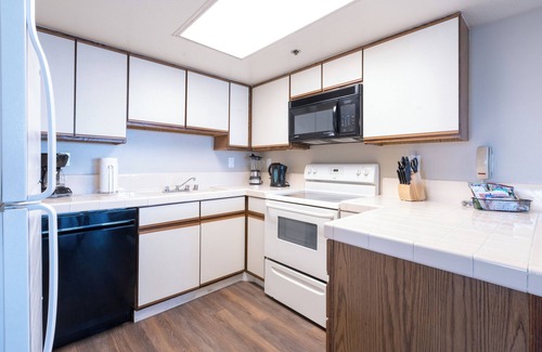 Capistrano Beach Hotel | 2 Unites! Private Balcony & Kitchen! Onsite Pool!