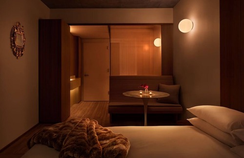 Little Italy Hotel | 2 Units, Queen Hi-Floor, Public Hotel New York, Minutes from Times Square