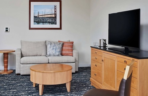 Berkeley Hotel | 2 Units | Relaxing Marina Stay | Pool & Pet Friendly